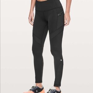 Lululemon keep the fleece tight